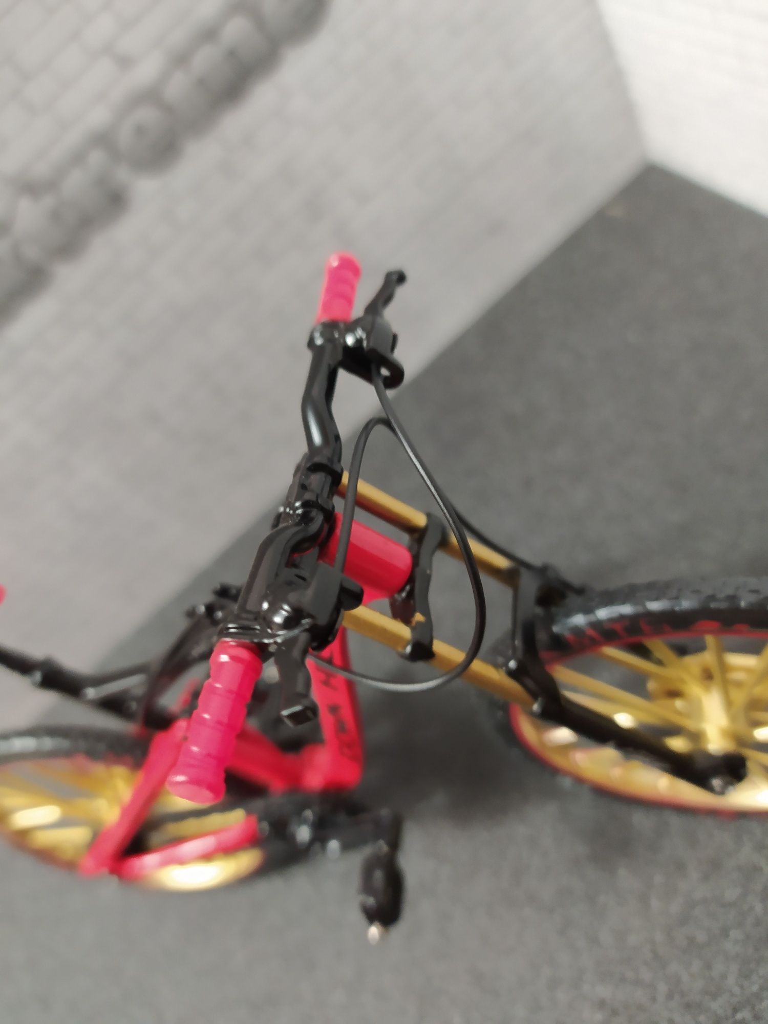 Mountain bike
MTB/Downhill, модель велосипеда, іграшка, fingerbike