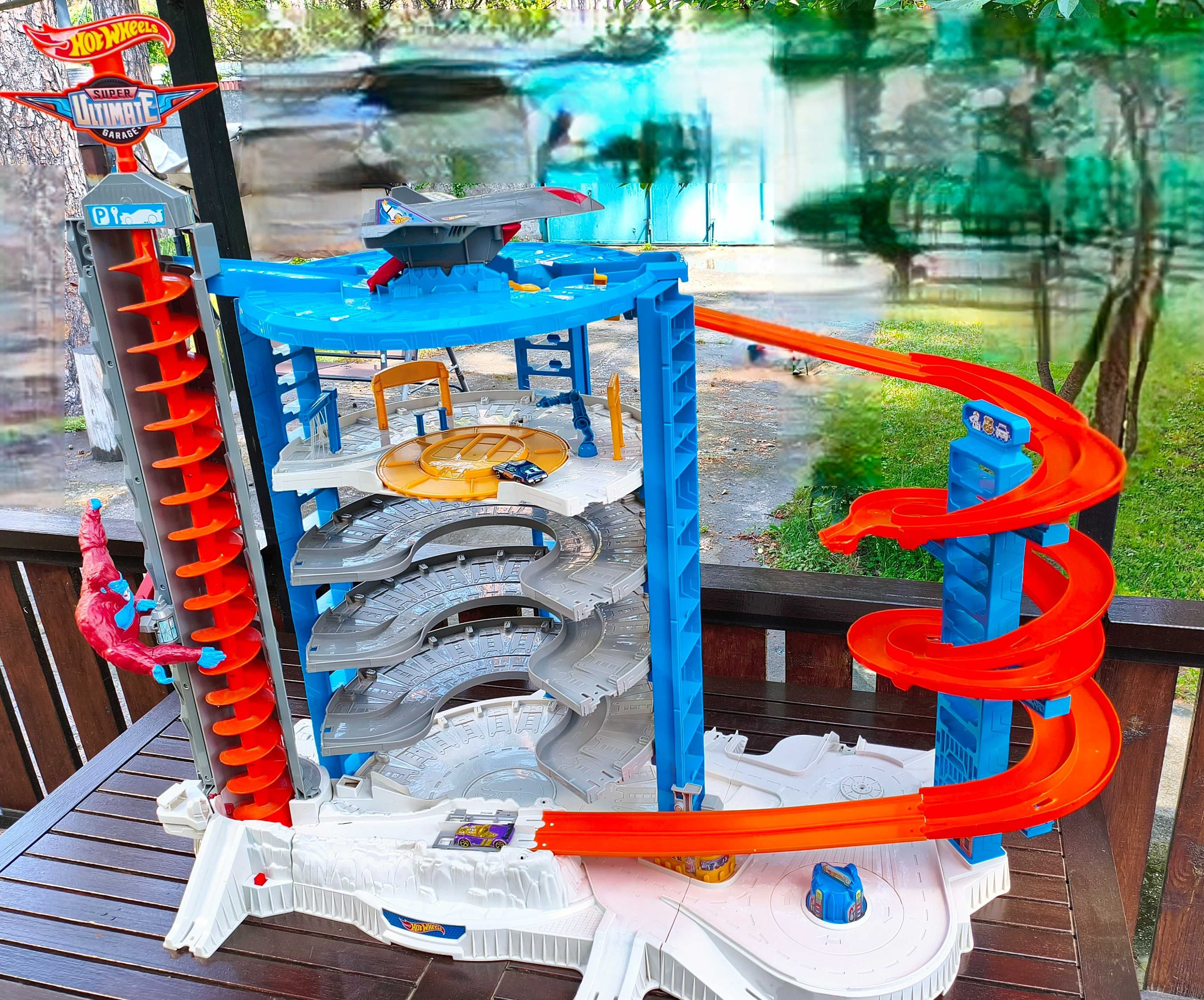 Супер Мега Гараж Hot Wheels Super Ultimate Garage FML03