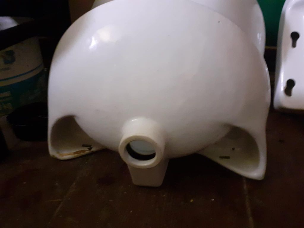 Umywalka ceramiczna