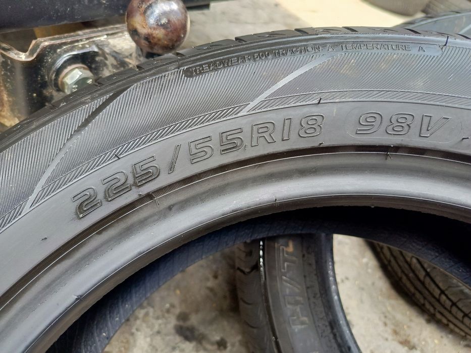 Sprzedam opony zdjęte z nowego samochodu 225/55 r18