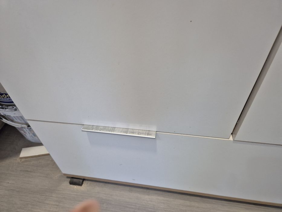 Pilne Szafa Zele Black Red White z szufladą