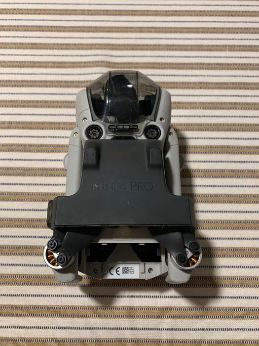 Drone DJI MINI 4 PRO FLY MORE COMBO + Acessórios