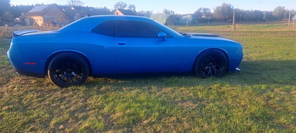 Dodge Challenger Piękny Dodge Challenger 5,7 T/A HEMI