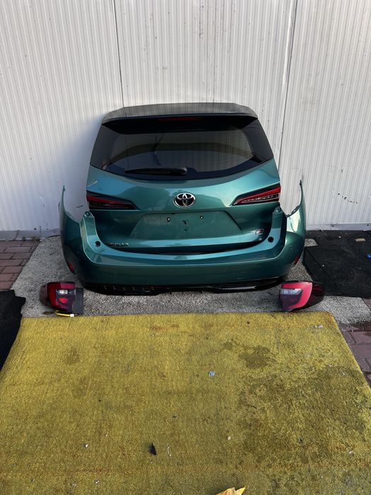 Zdeezak tyl Corolla E21 wersja GR, lift kolor M28