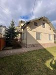 Продається будинок в Івано-Франківську .