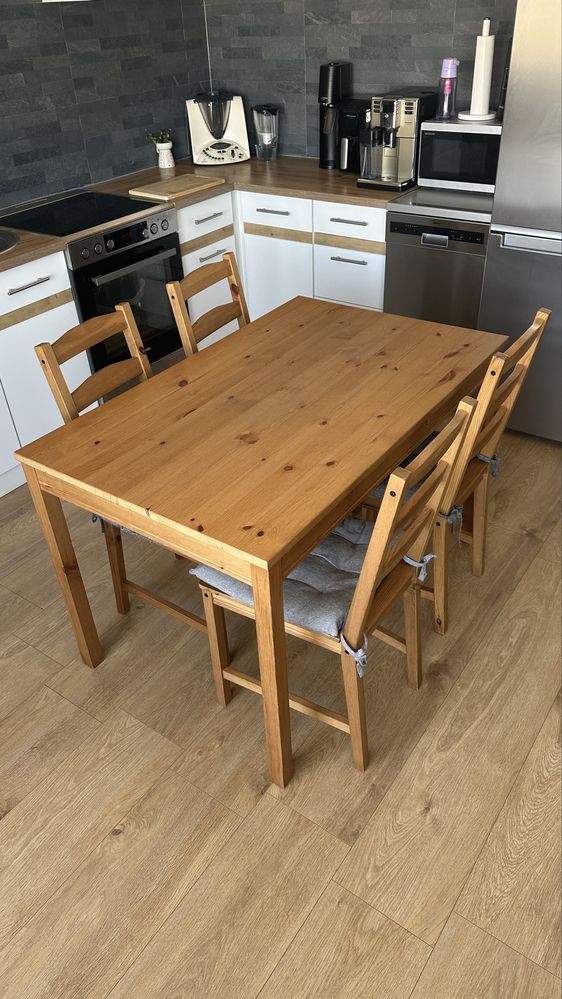Komplet stół i 4 krzesła HÄGERNÄS IKEA