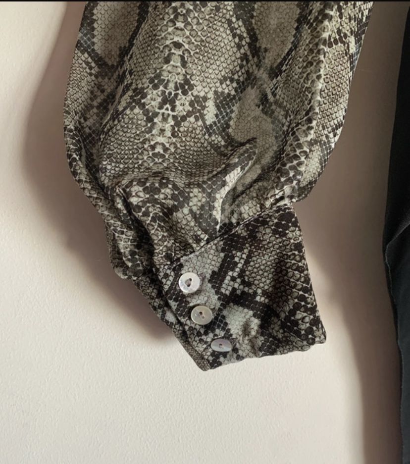 Zara, body cruzado, semitransparente, estampado animal print