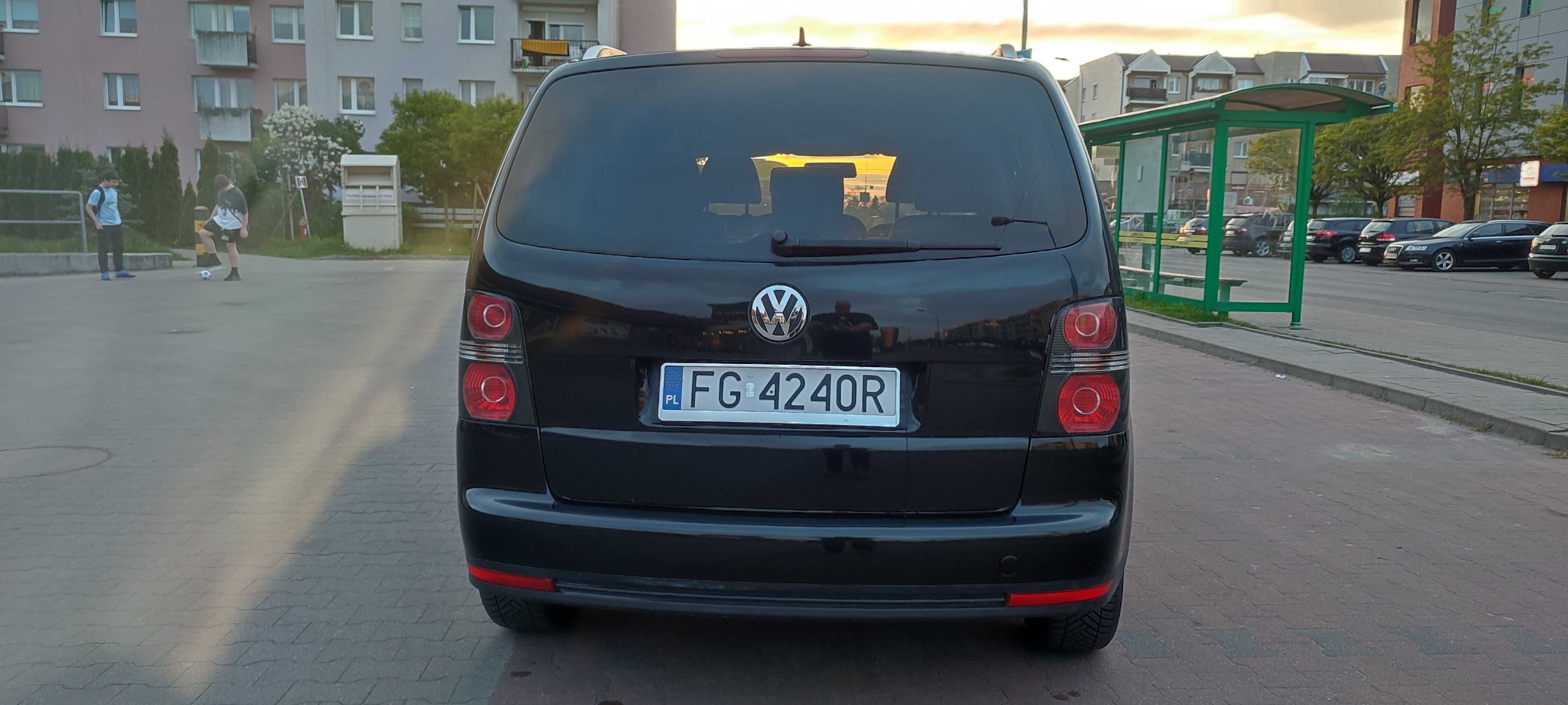 vw TOURAN 2.0 TDI rok 2010 zarejestr ubezpieczony