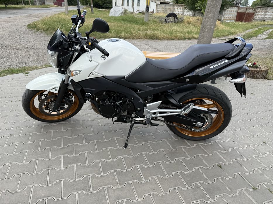 Мотоцикл Suzuki GSR 600 (ABS)