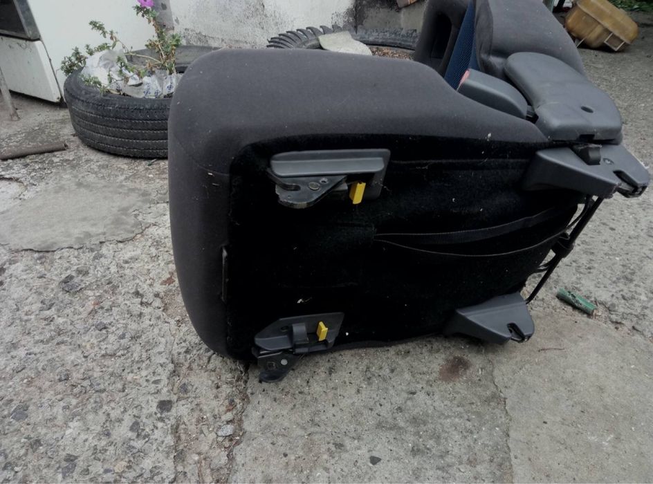 Автосидения, кресла в авто