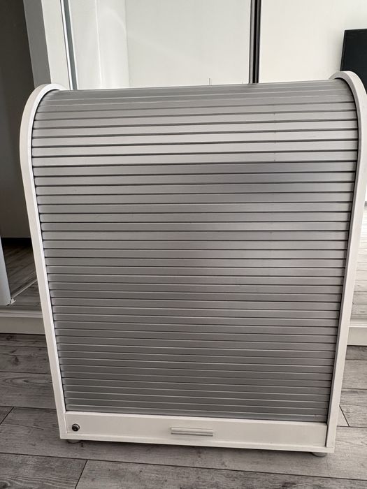 Nowoczesna szafka z roletą