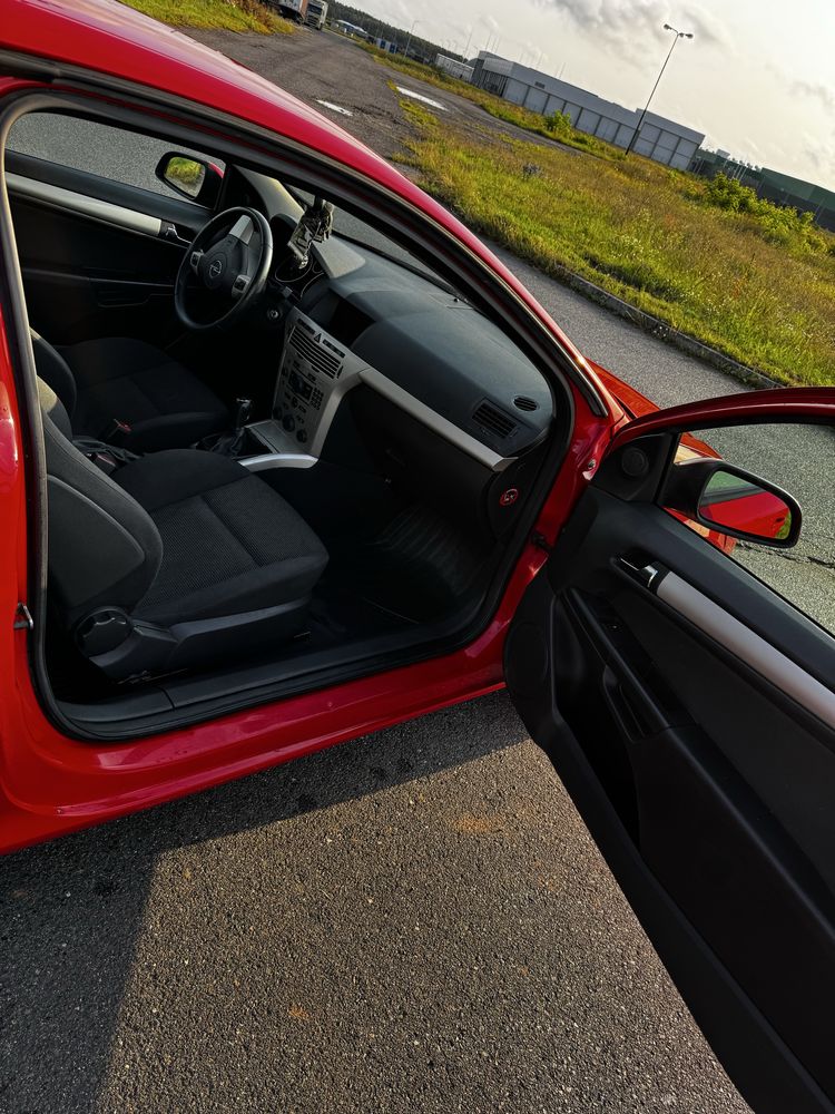 Opel astra H GTC 1.9 cdti 150km