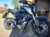 Honda CB125R.      .