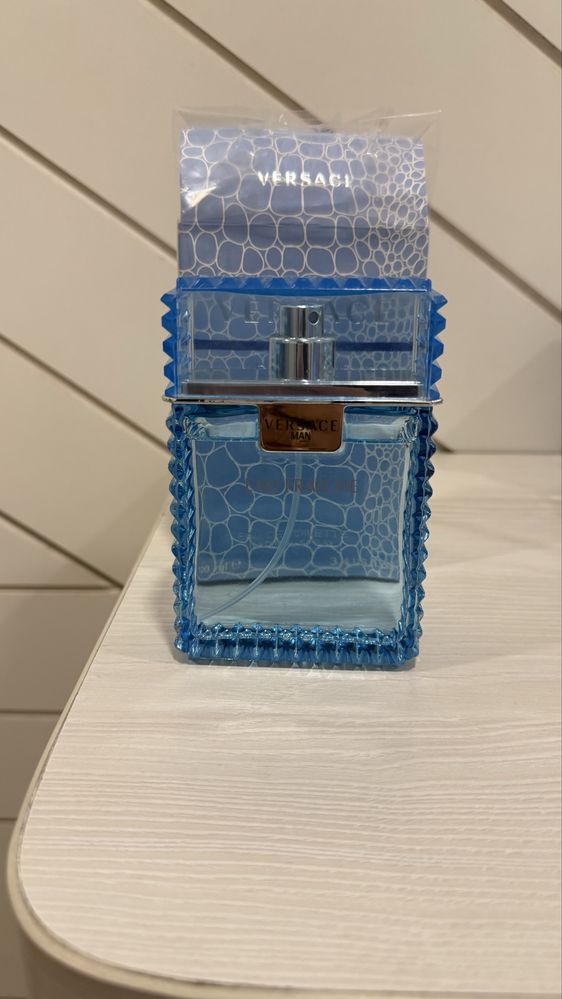 Чоловічі парфуми Versace