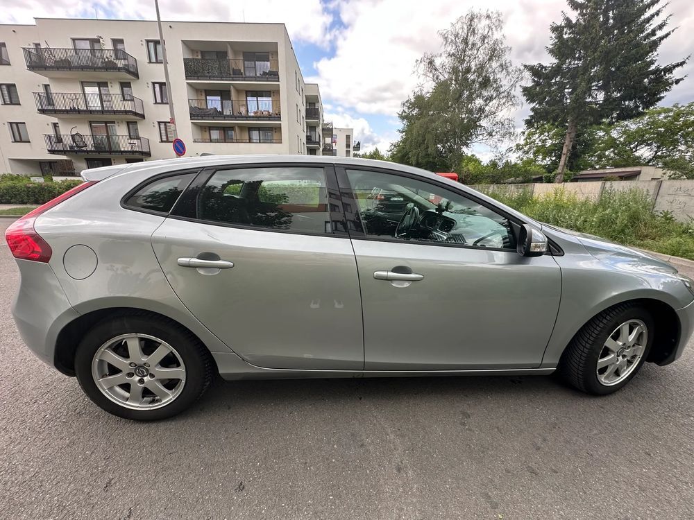 Volvo V40 VOLVO V40 D2 1.6 - końcówka 2013r