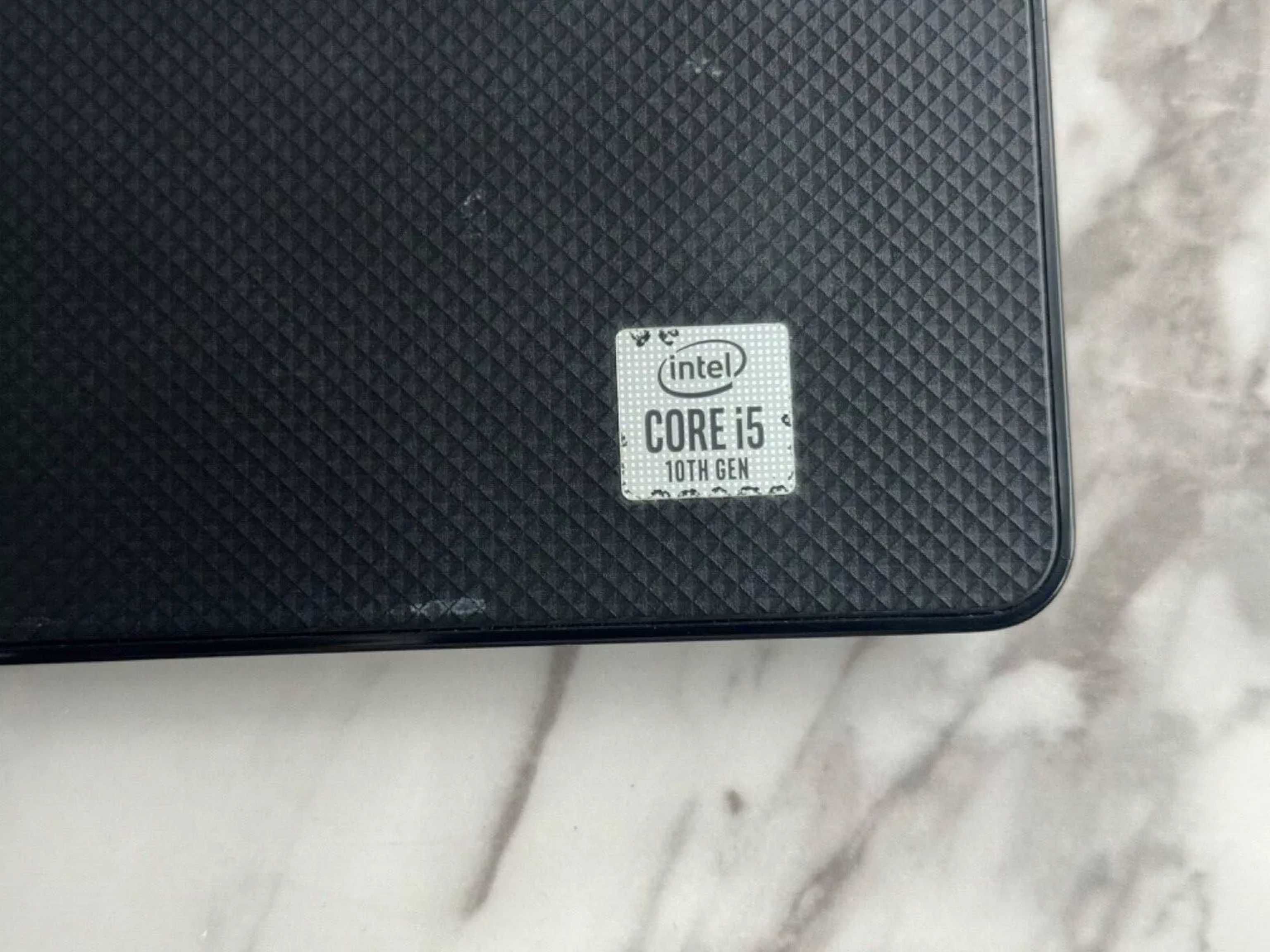 Dell Vostro 15.6" Octacore i5/8GB/256Nvme gama Profissional