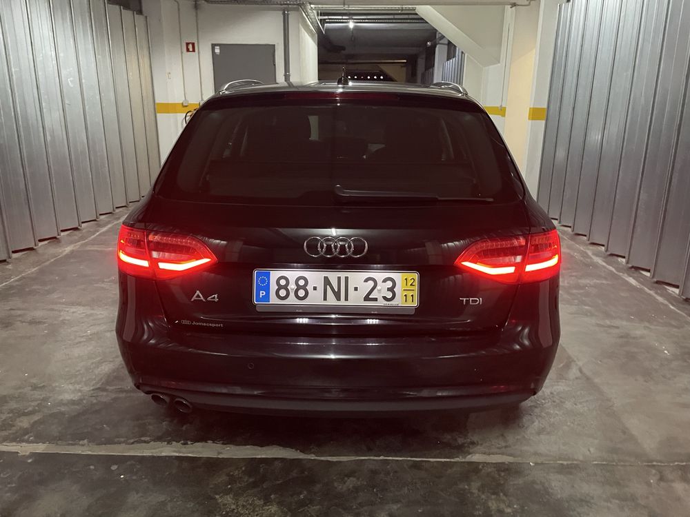 Vendo Audi A4 Avant com kit desportivo nos interiores