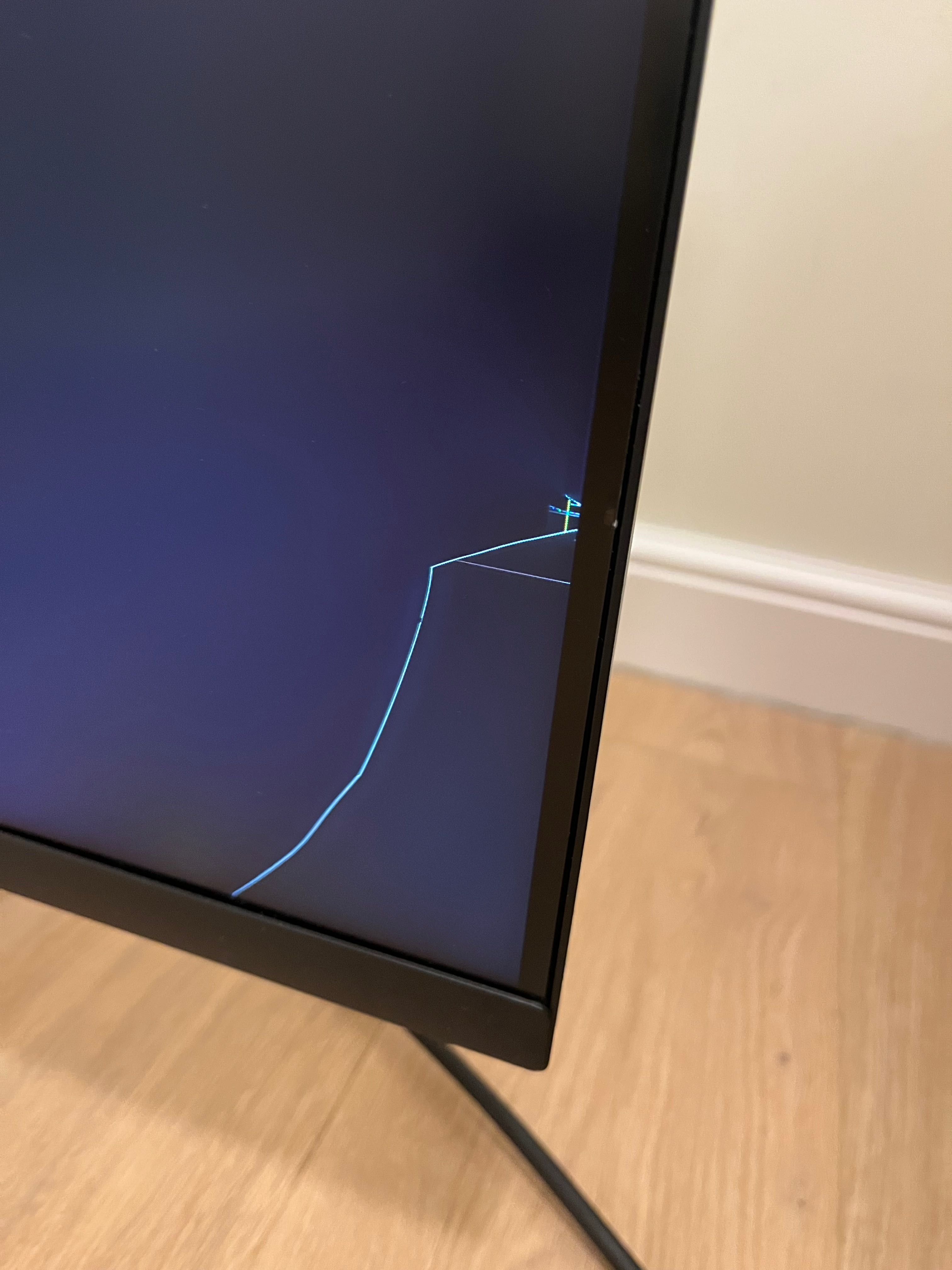 Monitor DELL S3221QS uszkodzony