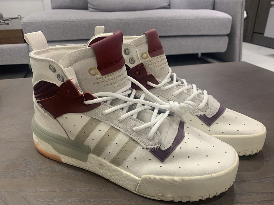 кросівки Adidas Rivalry RM у кольорі "Cream".