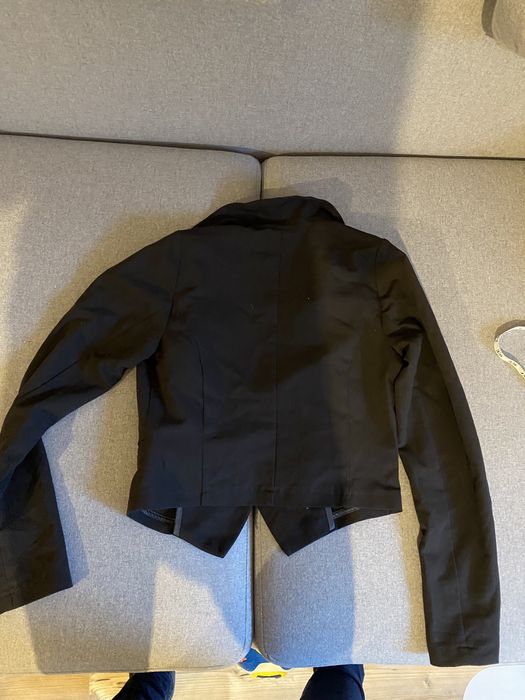 Czarna marynarka House S 36 asymetria