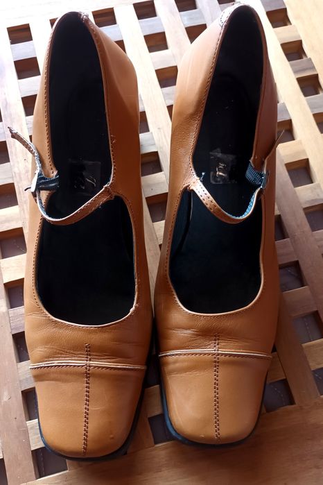 Sapato em pele 40