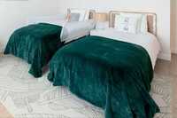 Duas camas 90x200 com colchões e cabeceiras (mais de 1000e)