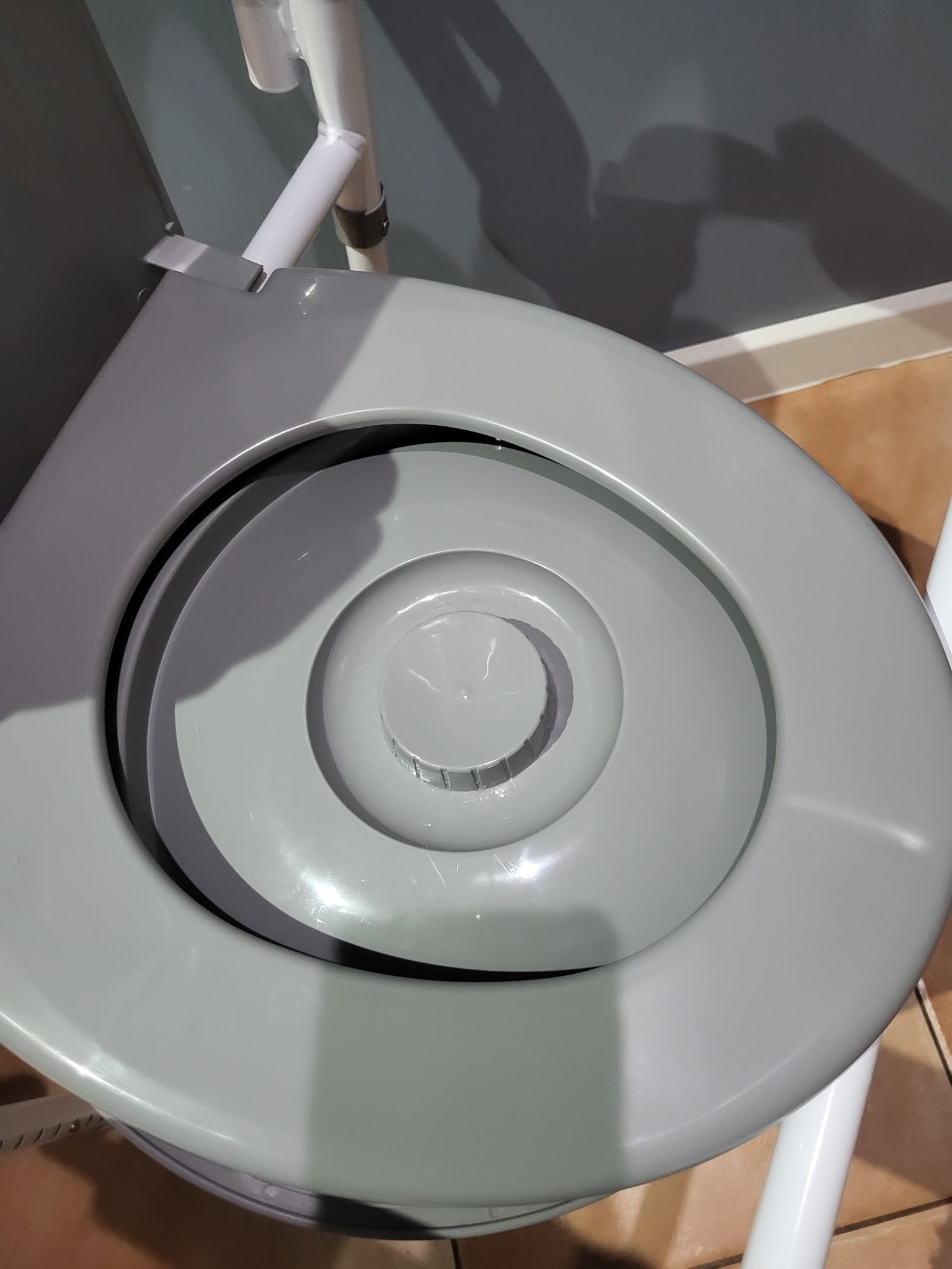 Przenośna toaleta krzeslo WC senior nie używane timago