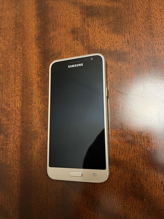 Samsung J3 (em excelente estado)