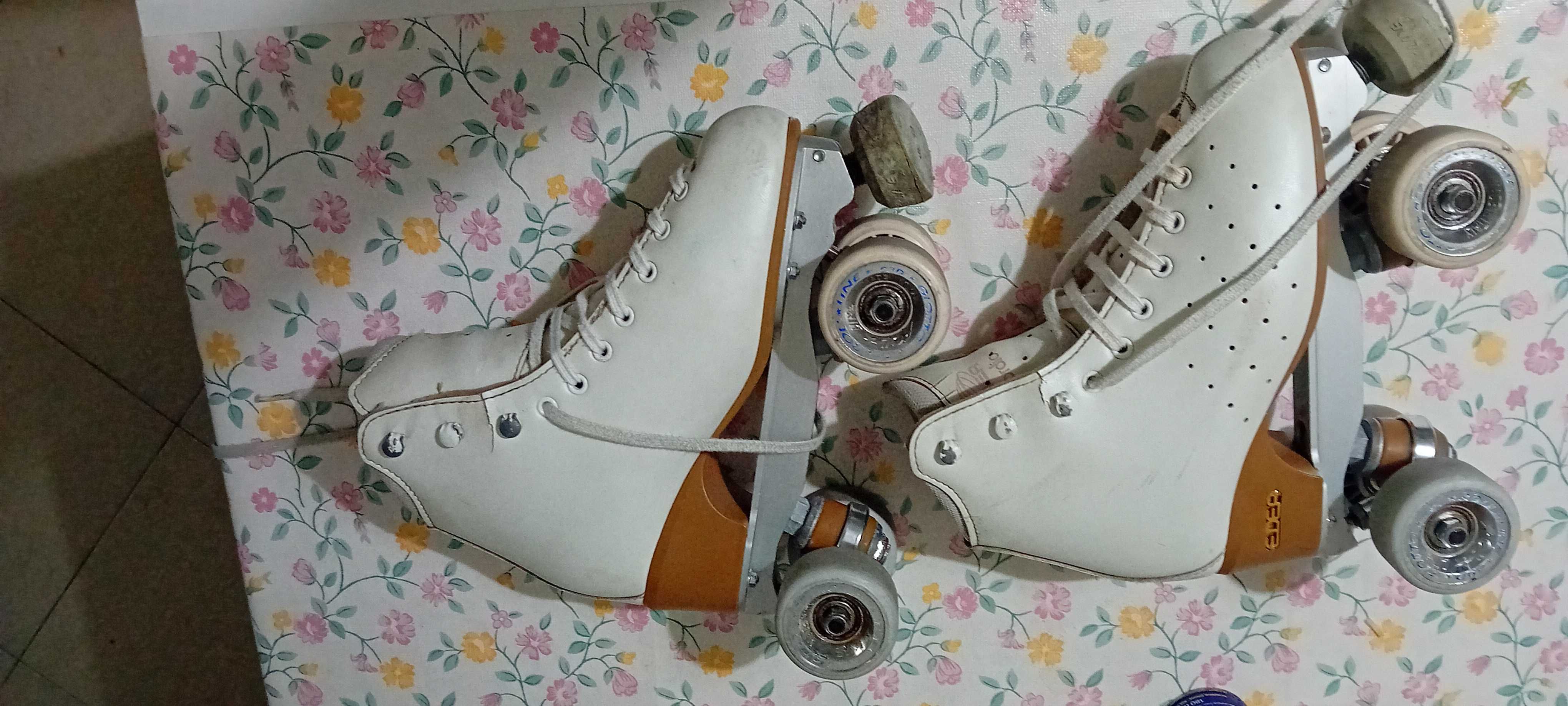 Patins de patinagem artistica