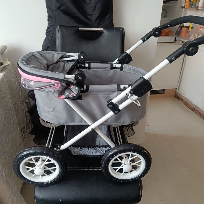 Коляска для кукол складная в хорошем состоянии