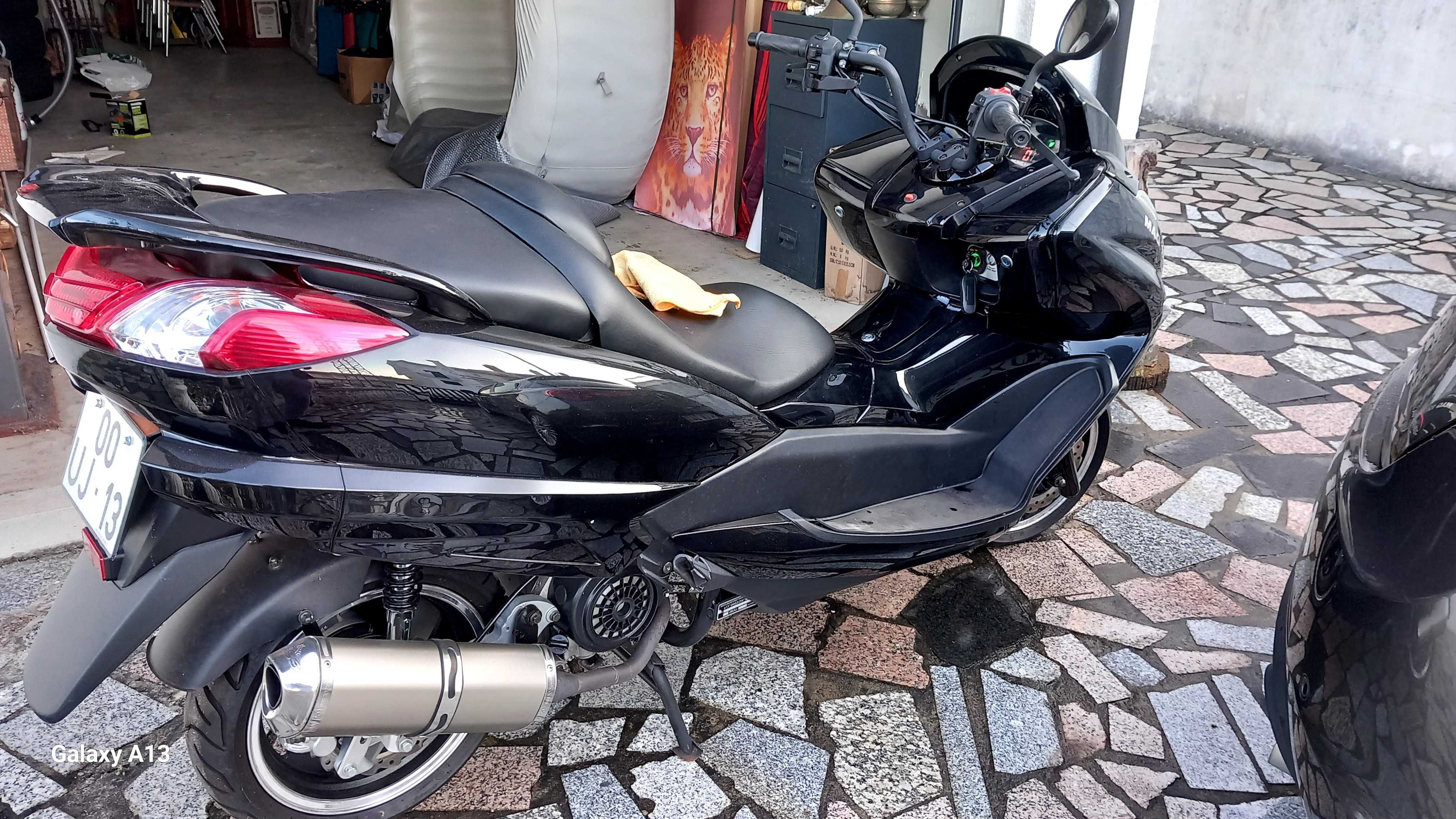 Apenas com 246 km