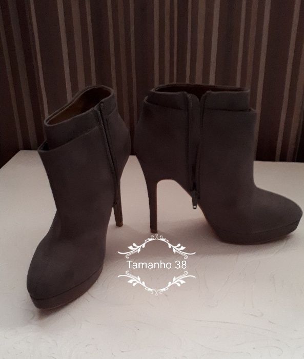 Botas cinza - tamanho 38