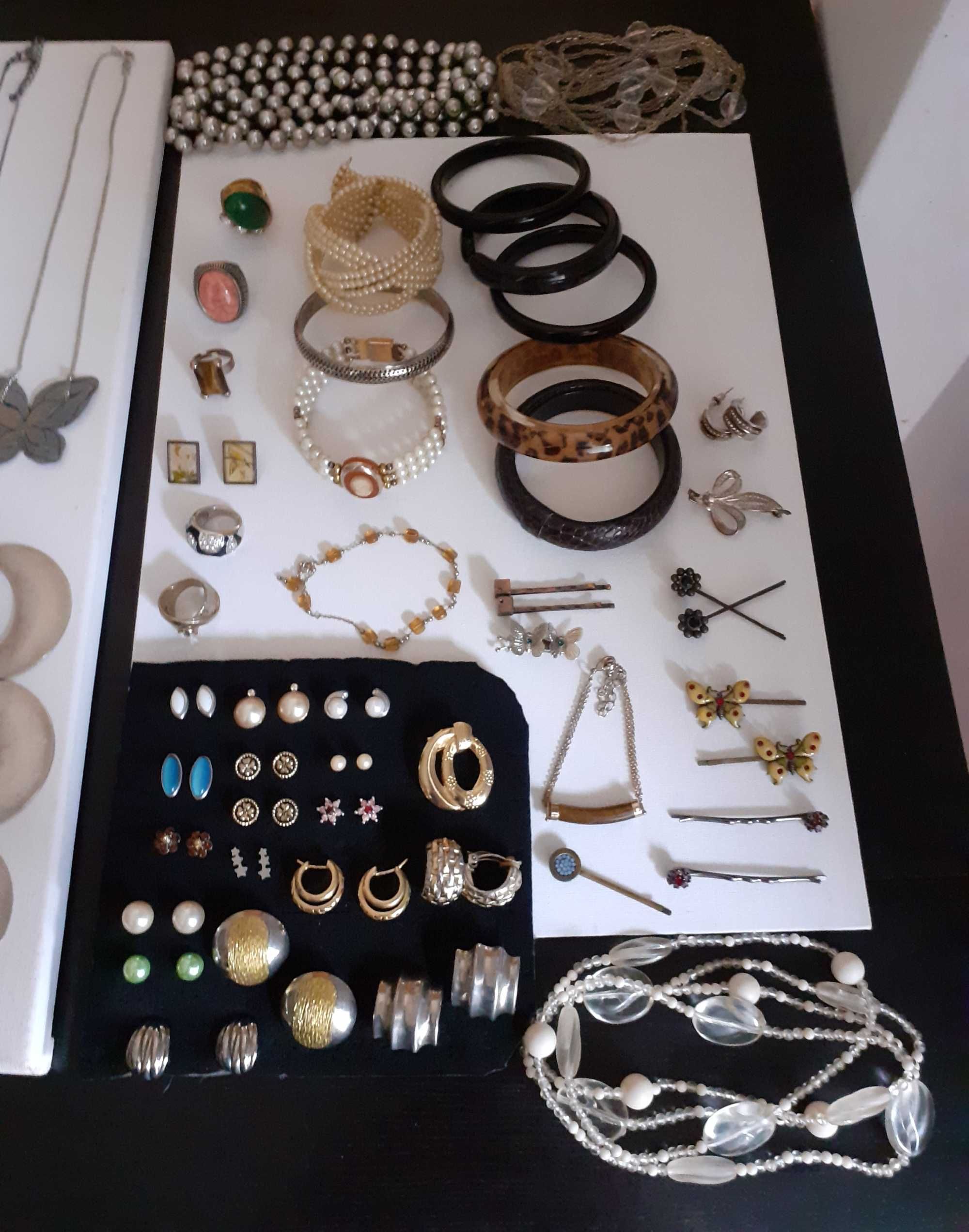 Lote/conjunto 145 peças Bijuteria Vintage atualizado Abril