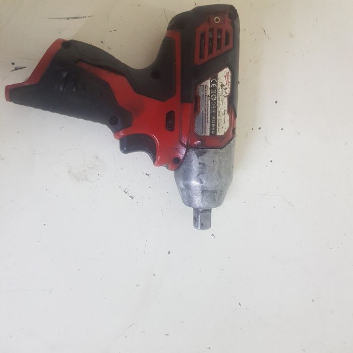 Klucz zakretarka udarowa 1/2 milwaukee m12 fuel