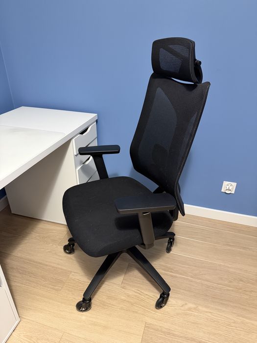 Krzesło biurowe obrotowe z regulacją