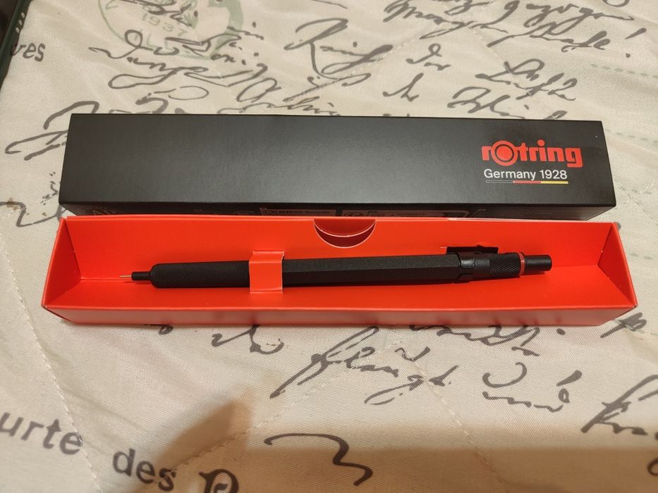 Олівець механічний Rotring 600 Black