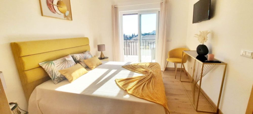 Arrenda-se  T2 ao ano  em Albufeira