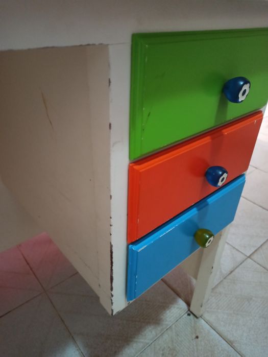 PARA RECUPERAR - secretária madeira com 3 gavetas e tampo de vidro