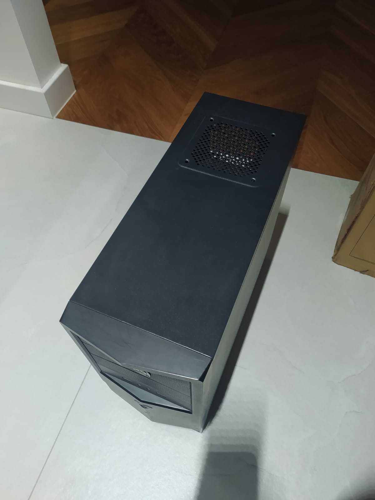 Komputer stacjonarny i7-3820, Quadro 2000, DDR3 4x4GB 1600MHz