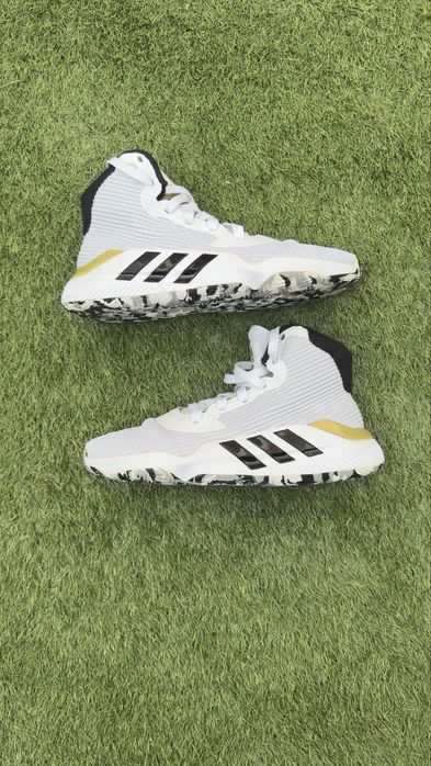 Adidas - Botas basquetebol n. 40 2/3