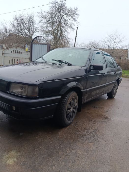 Продам пасат б3 1989 р дуже гарний стан газ бенз переоформлення