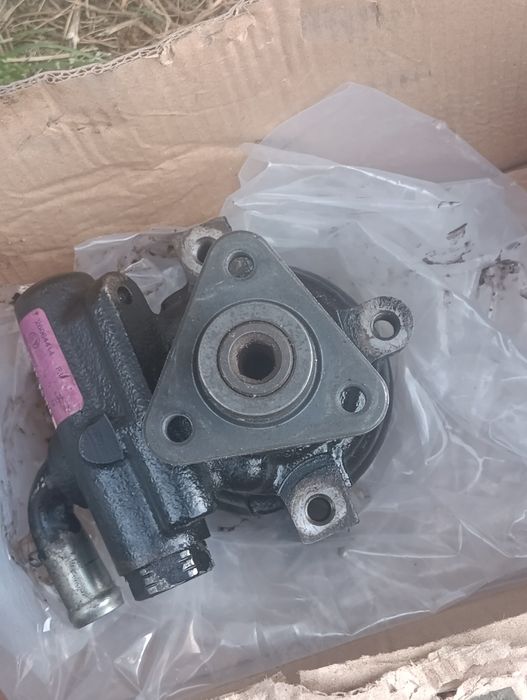 Насос гідро підсилювач руля,та фари на Фіат Добло, мотор 1.6бензин