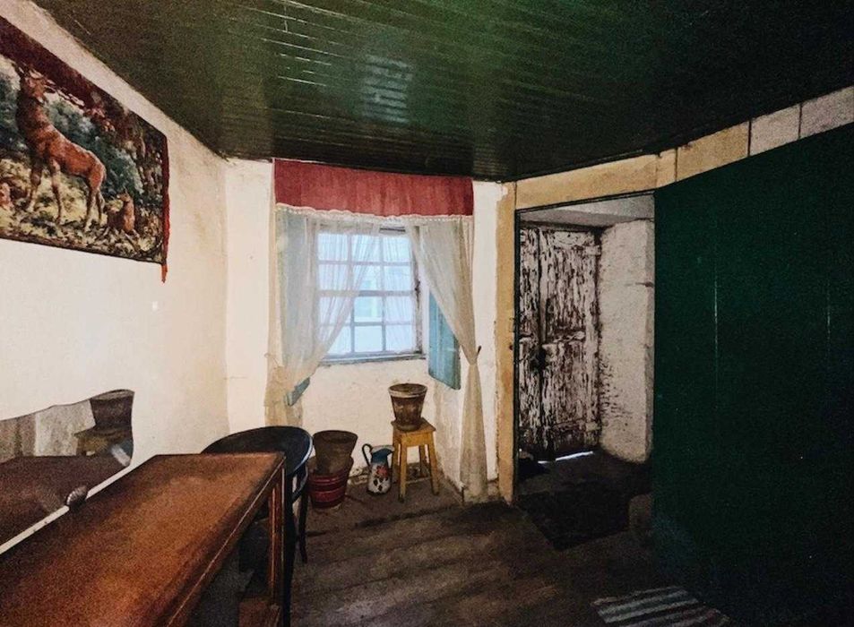 Moradia para recuperar - Unhais da Serra