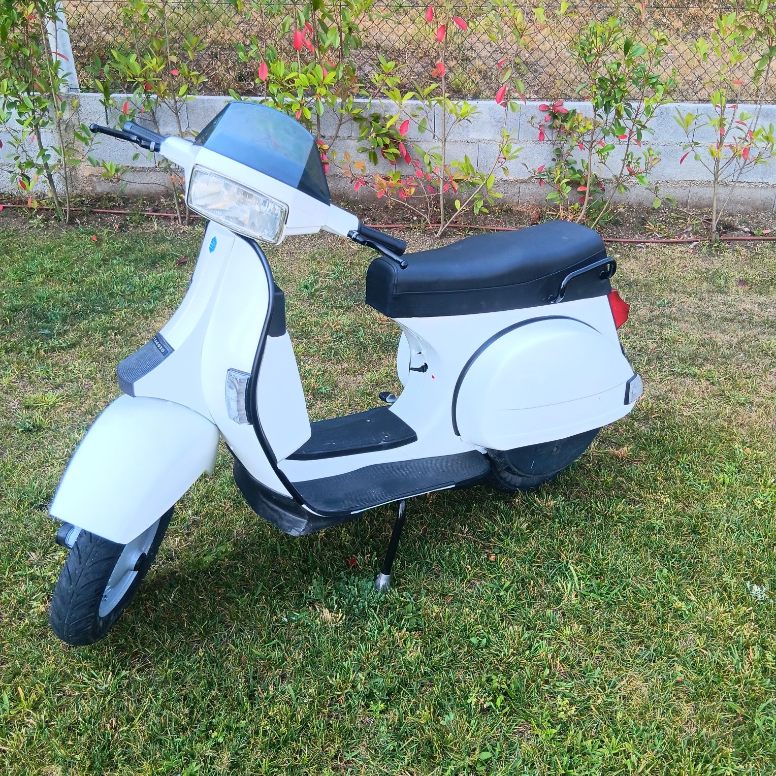 Vespa antiga T5 em bom estado