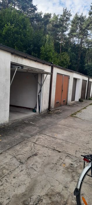 Sprzedam garaż na Oś Słowiańskim