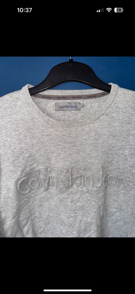 Szary sweter okrągły dekolt Calvin Klein