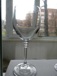 Новый  набор бокалов для вина