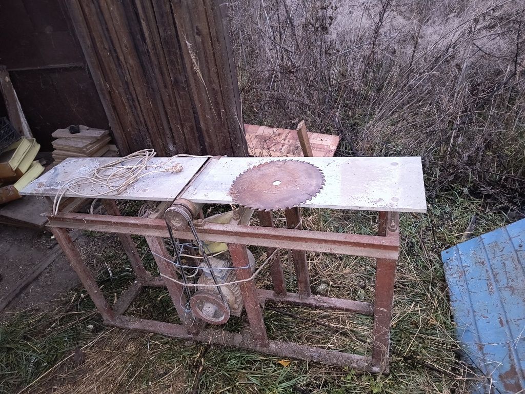 Циркулярка з фуганком