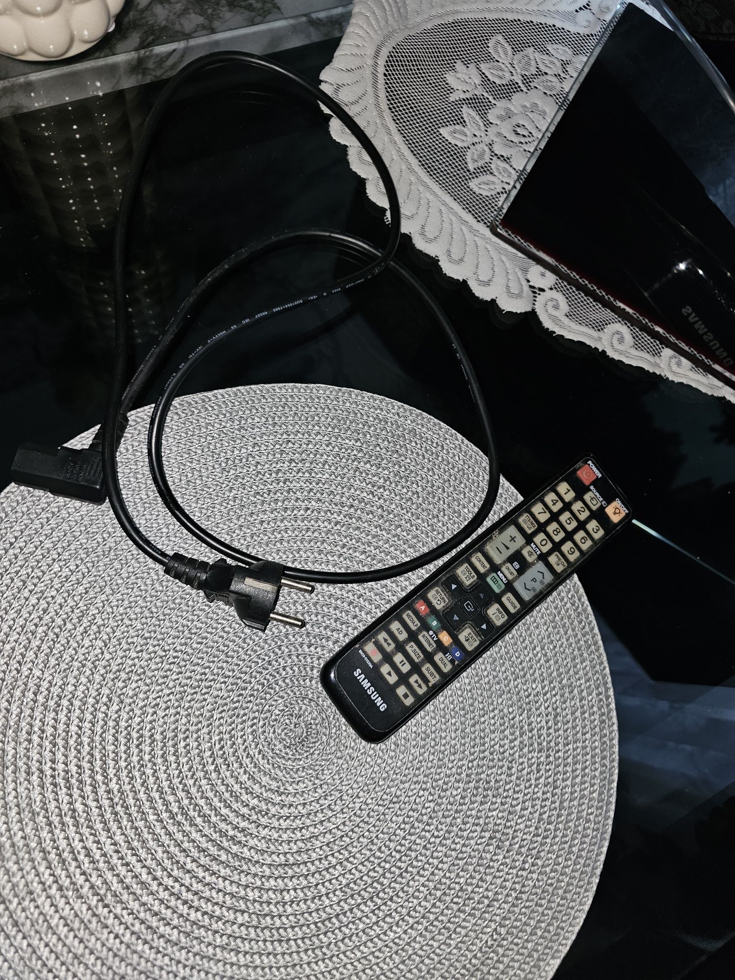 Telewizor samsung  32 całe