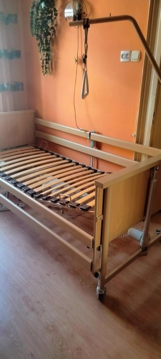 Łóżko rehabilitacyjne praktycznie nowe